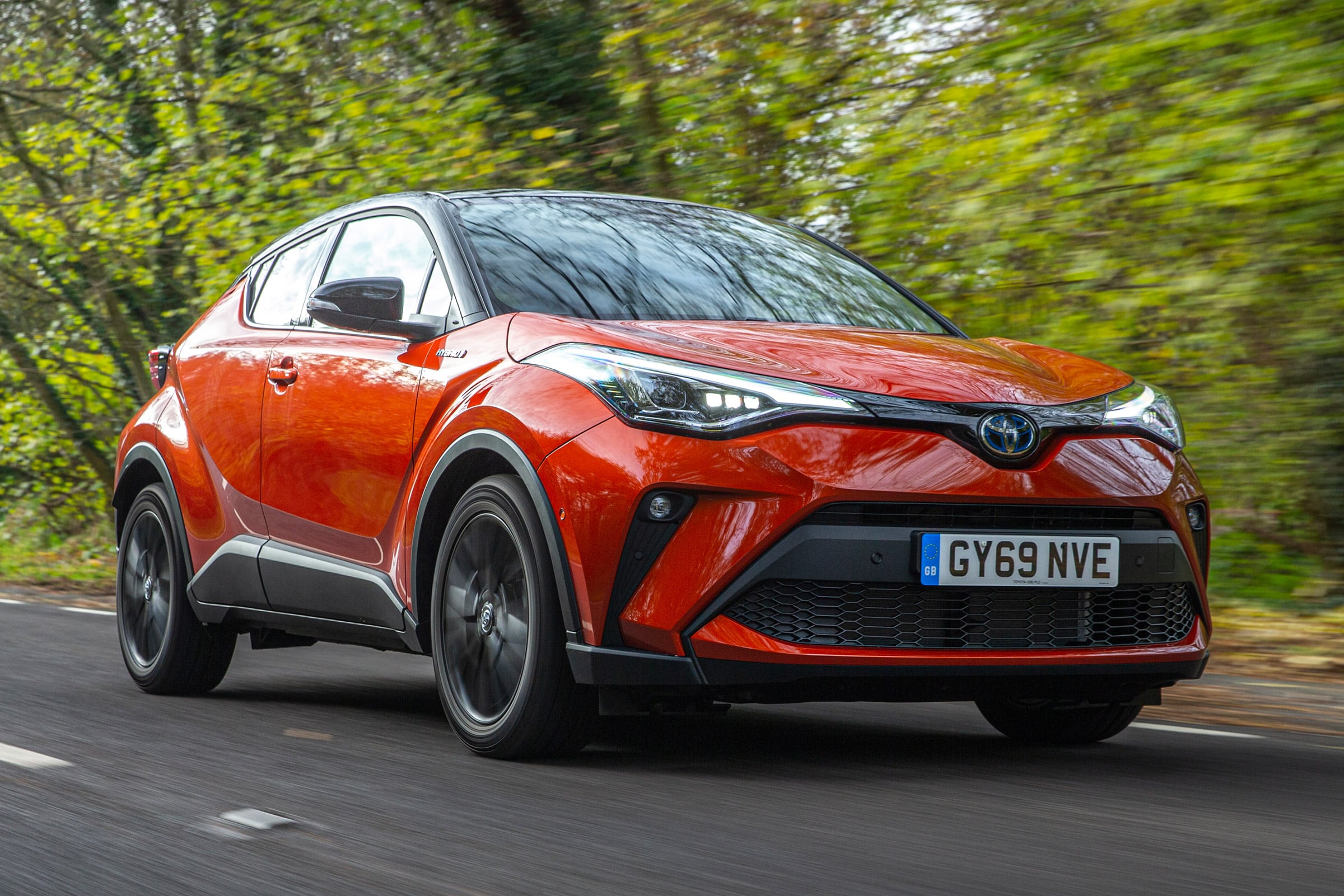 🚘 Top 10 Hybrid Cars Coming to India in 2026 – Best of Petrol + Electric Efficiency